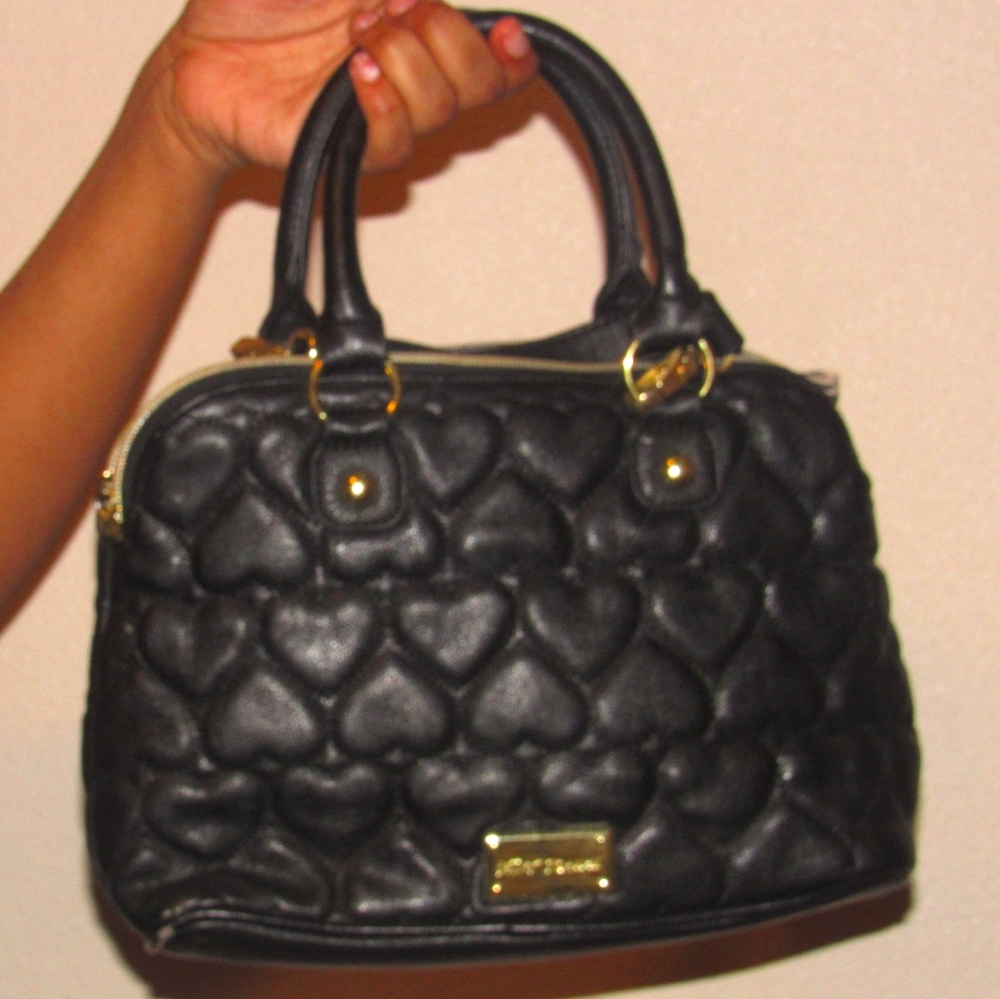 BLACK HEART BETSEY JOHNSON PURSE